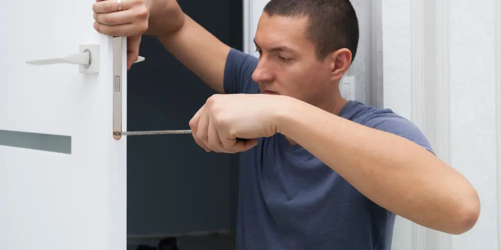 Handling Repairs, Emergencies, and Notices Across Languages